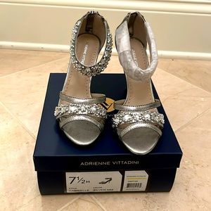 Adrienne Vittadini new silver dress sandals 7.5